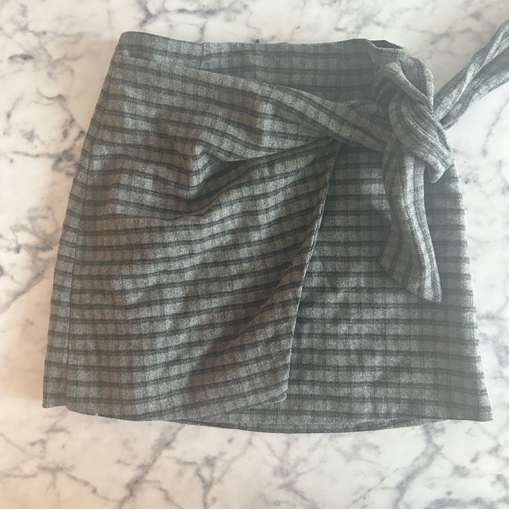 Aritzia Wildfred Size 00 Gray Plaid Skirt